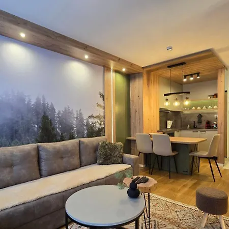 Snowflake Chalet - Aurora Apartment